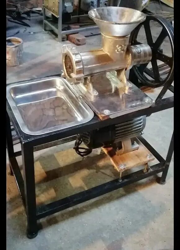 commercial meat grinder machine/Qeema making Machine. - Image 2