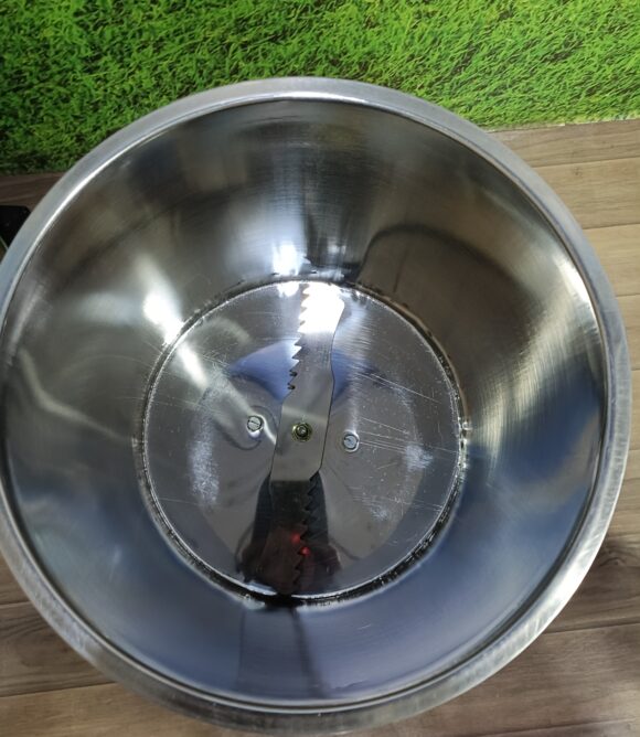 Commercial Dry Masala Grinder Machine stainlesssteel body - Image 3